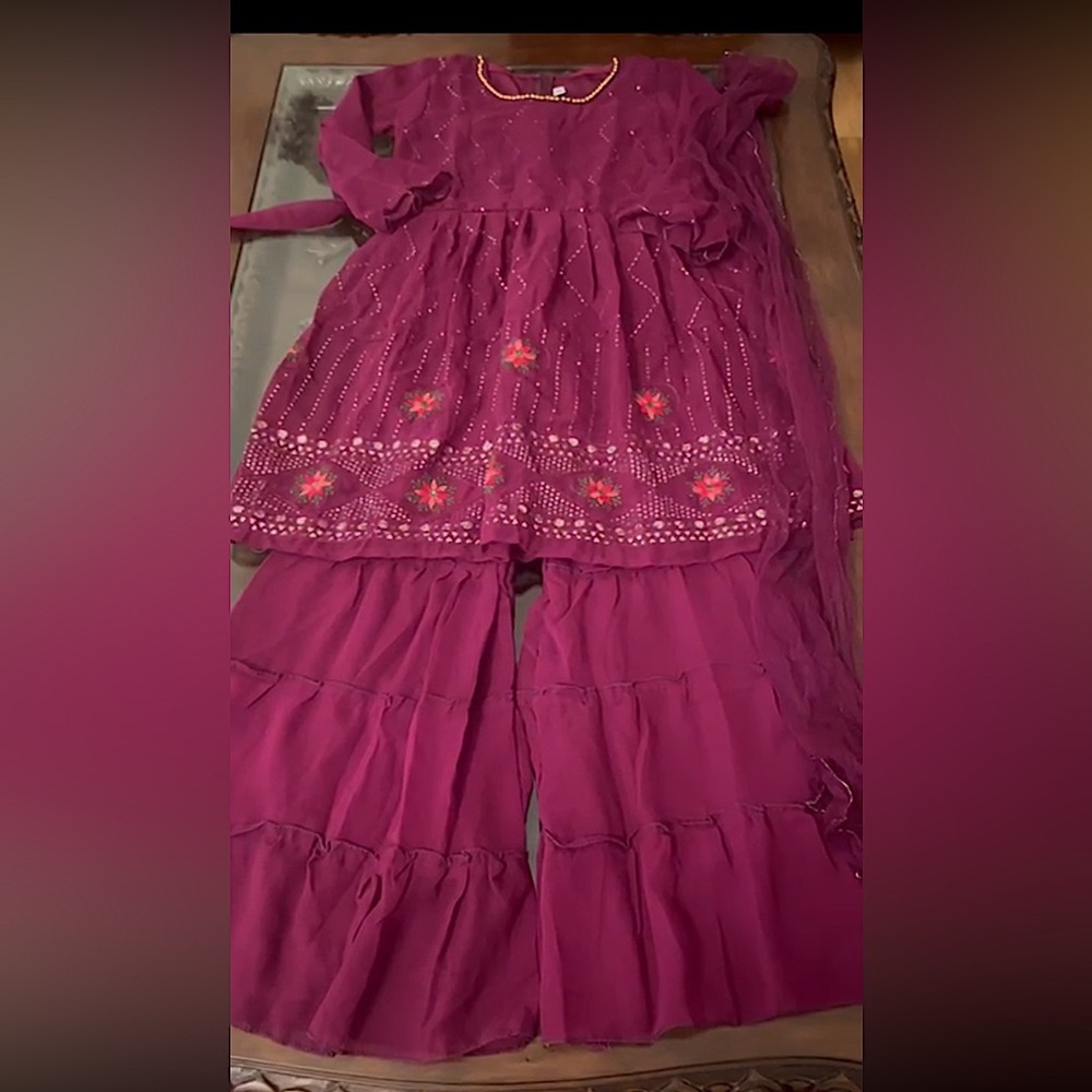 3 piece girls outfit size 36. Georgette fabric. Wine/burgundy color.